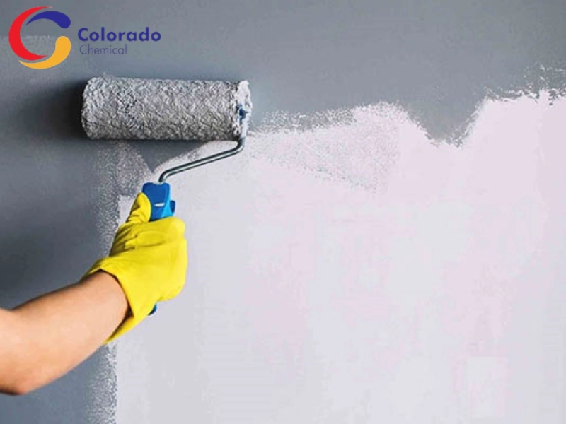 Nước và hơi ẩm tác động như thế nào đến kết cấu vữa và sơn.