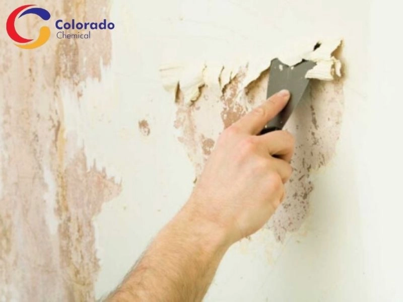 Loại bỏ lớp sơn cũ trước khi thi công