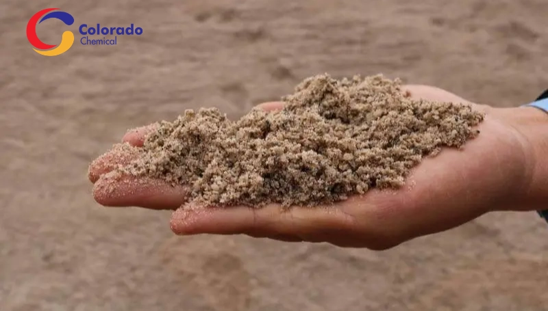 Cát và gạch chưa xử lý gây sỏi mặn