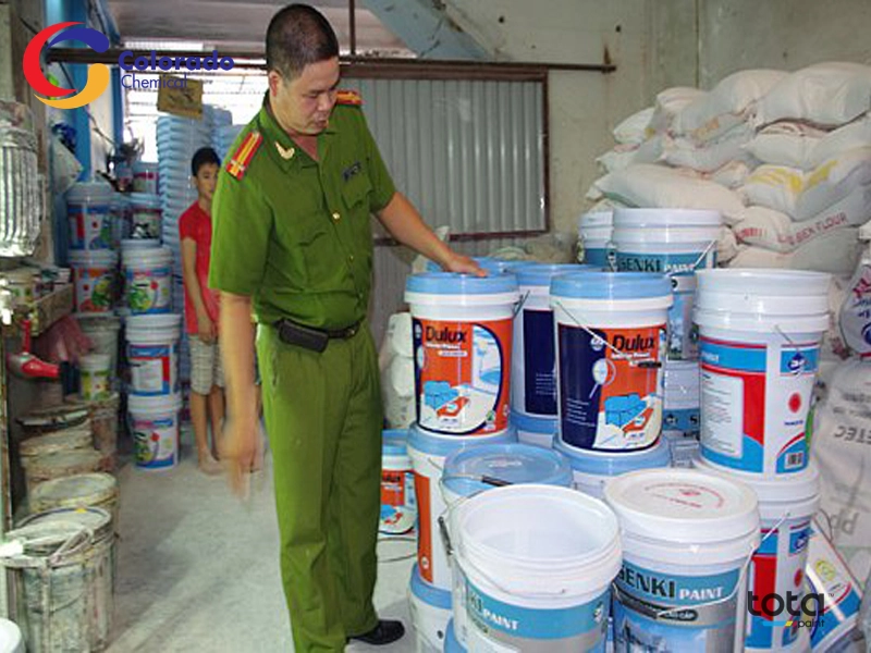 Tránh mua sơn trôi nổi, giá rẻ bất thường