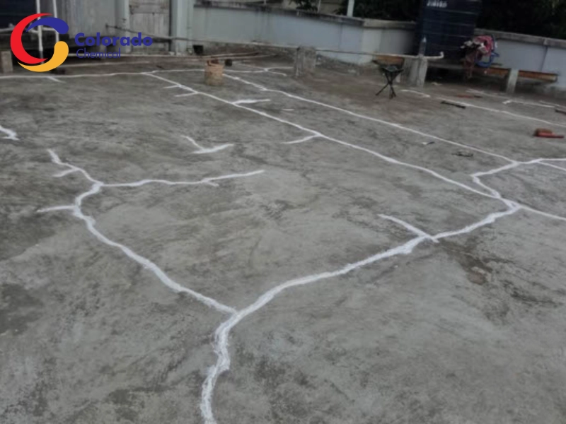 Những dấu hiệu nhận biết sân thượng bị thấm dột do nứt